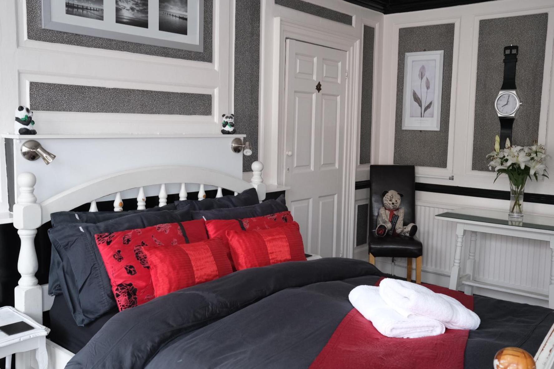 The Barrington Guesthouse Hotel สการ์โบโรห์ ภายนอก รูปภาพ